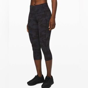 Lululemon fast and free crop II incognito camouflage multi gray size 6